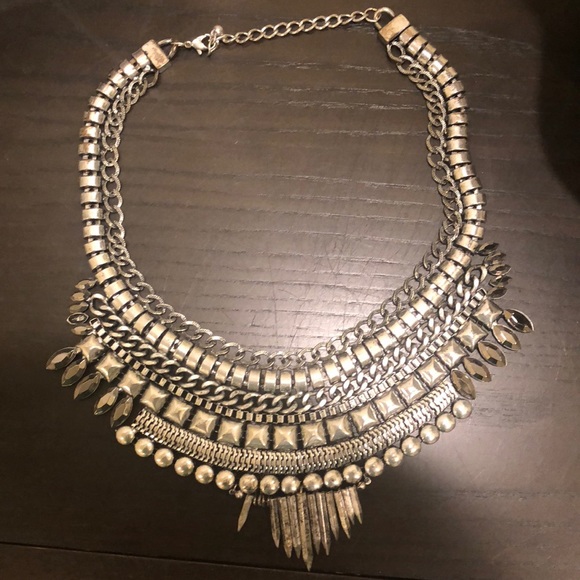 H&M Jewelry - Statement Necklace